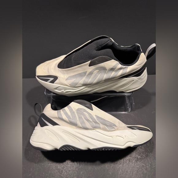 adidas gazelle silver green womens Adidas Yeezy Boost 700 MNVN Laceless Analog
